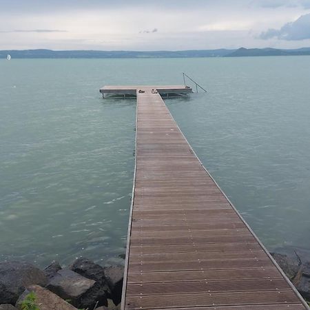 Kiss Apartman Juventus Balatonföldvár Buitenkant foto